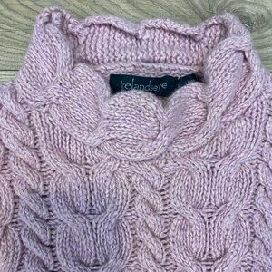 95% wool 5% cashmere Cable Knit Turtleneck Sweater made in Ireland EUC pink